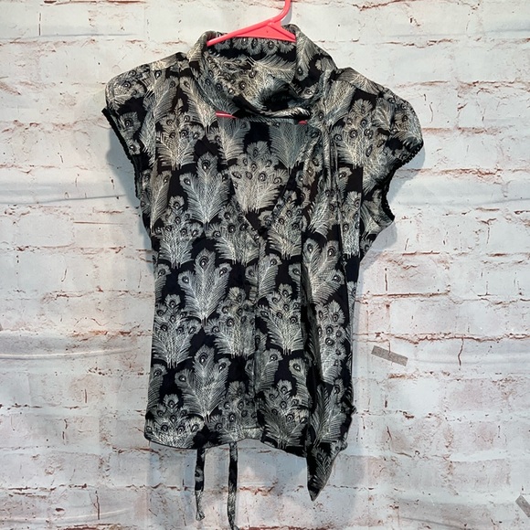 Free People Shirt Womens 0 Black Gray Peacock Feathers Silk Blouse Keyhole - Picture 2 of 10